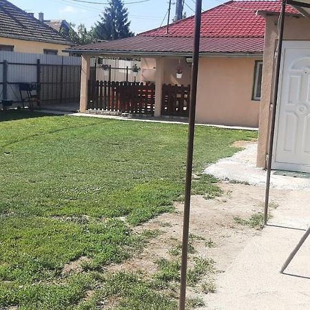 Ferienwohnung Viktoria Vendeghaz Miskolc Exterior foto